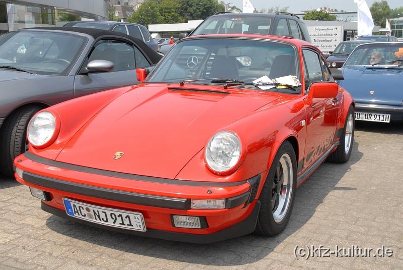 Porsche Zentrum Aachen 8785.JPG